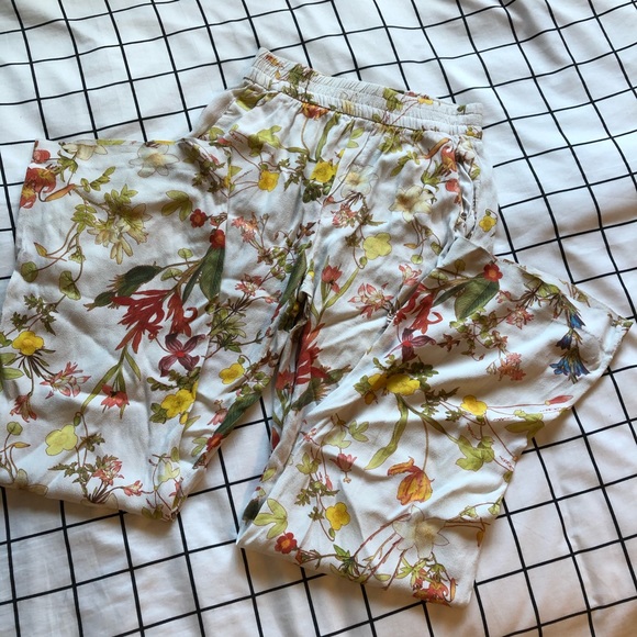 🚫SOLD🚫 on ThredUp Zara summer pants - Picture 5 of 5